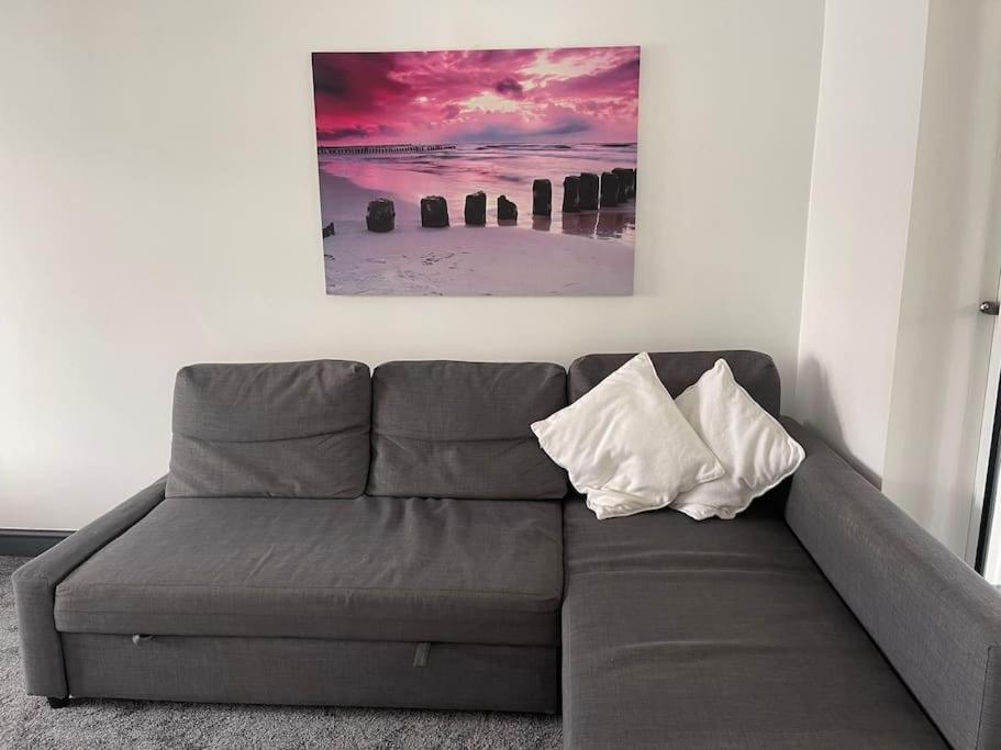 Green Haven Villa - 4Br Spacious House With Hot Tub, Ample Parking, Air Condition, Wifi, Netflix, Patio & Garden Kidlington Esterno foto