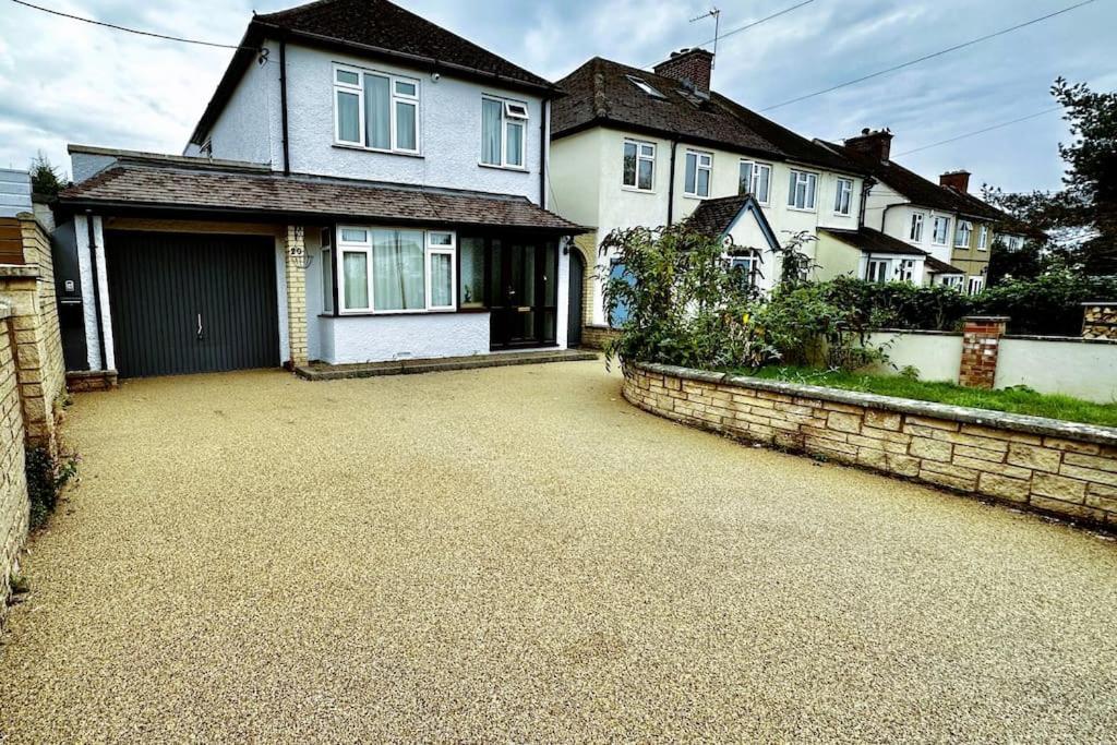 Green Haven Villa - 4Br Spacious House With Hot Tub, Ample Parking, Air Condition, Wifi, Netflix, Patio & Garden Kidlington Esterno foto